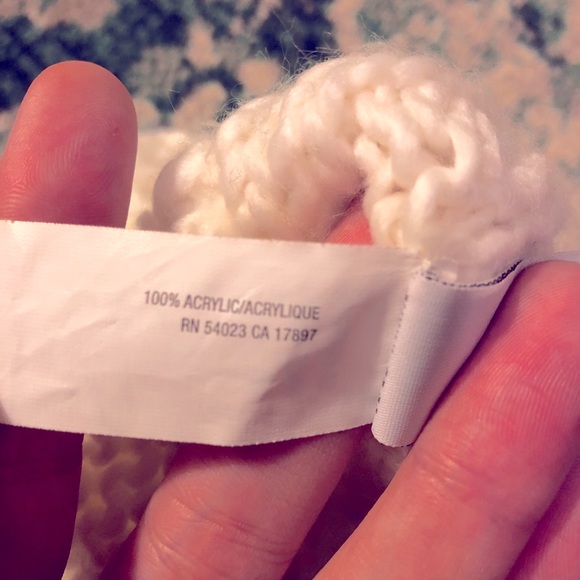 Soft winter hat - Picture 4 of 4